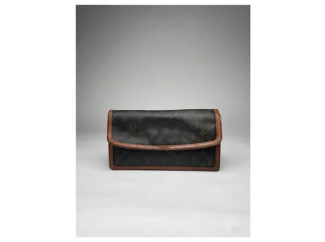 Clutch in pelle marrone Louis Vuitton Neverfull - vista 2