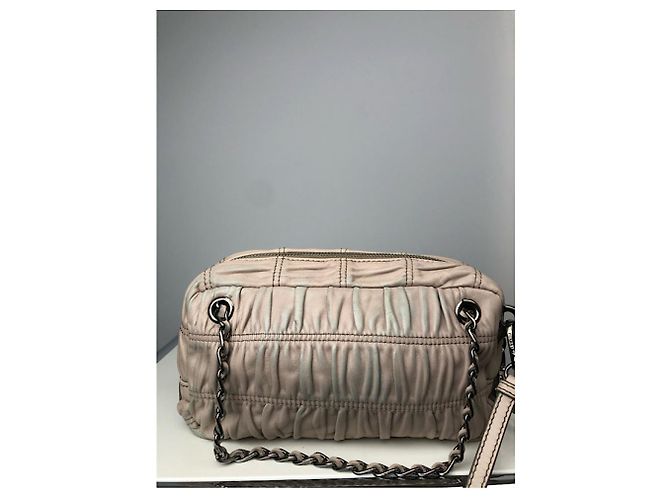 Borsa in pelle rosa Prada Re-Edition 2005 - vista 2