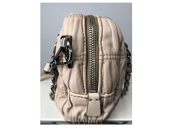 Borsa in pelle rosa Prada Re-Edition 2005 - vista 3