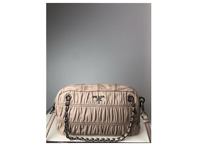 Borsa in pelle rosa Prada Re-Edition 2005 - vista 5