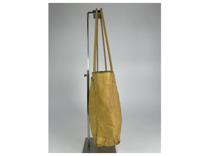 Prada Re-Edition 2000 gelbe Polyester-Handtasche - Ansicht 5