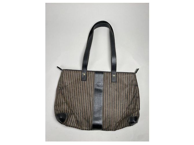Fendi Baguette schwarze Lederhandtasche - Ansicht 2