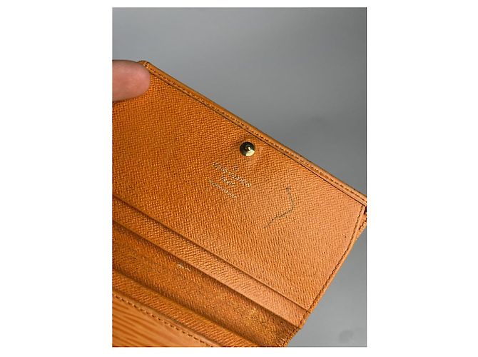 Cartera de cuero naranja Capucines de Louis Vuitton - vista 4