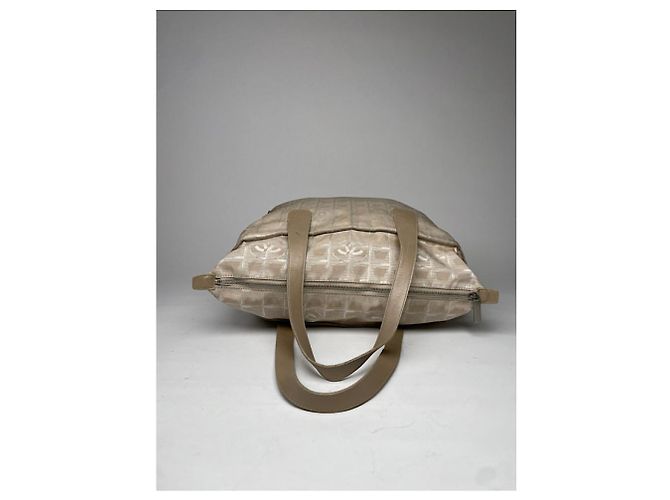 Borsa a mano in poliestere beige di Chanel - vista 2