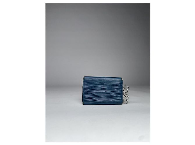 Borsa in pelle blu Lockme di Louis Vuitton - vista 2