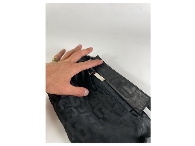 Borsa a mano in poliestere nero Givenchy Whip - vista 4