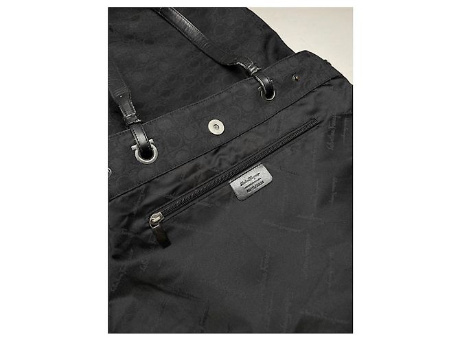 Schwarze Polyester-Handtasche von Salvatore Ferragamo - Ansicht 4