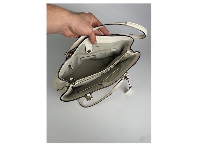 Sac à main en cuir blanc Coach Edie - vue 2