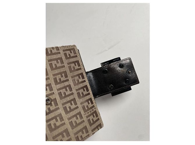 Fendi Baguette braune Lederbörse - Ansicht 4