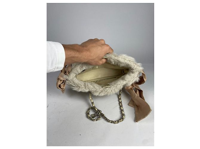 Autre Marque Borsa a mano in pelliccia sintetica bianca Samantha Thavasa Bianco - vista 4
