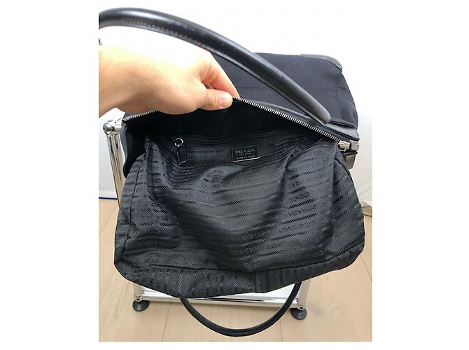 Borsa a mano in plastica nera Prada Esplanade - vista 3