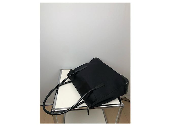 Borsa a mano in plastica nera Prada Esplanade - vista 4