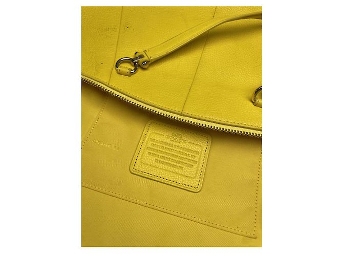 Borsa in pelle gialla Sufflette Signature di Coach Giallo - vista 3