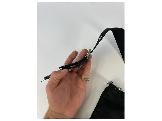 Prada Re-Edition 2000 Double Zip schwarze Polyester-Handtasche - Ansicht 5