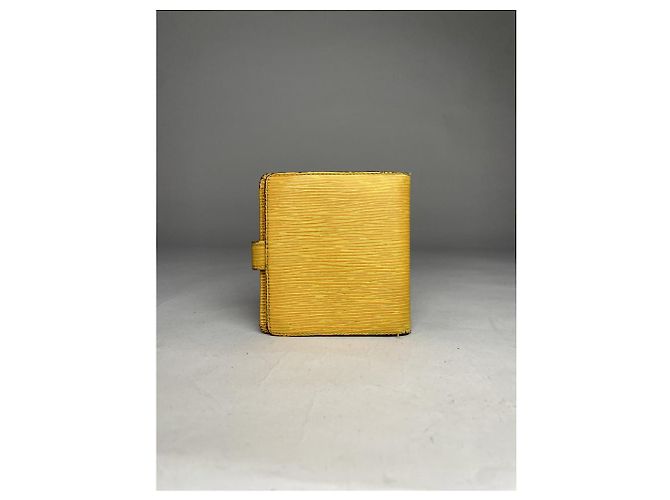 Borsa in pelle gialla Louis Vuitton Giallo - vista 3