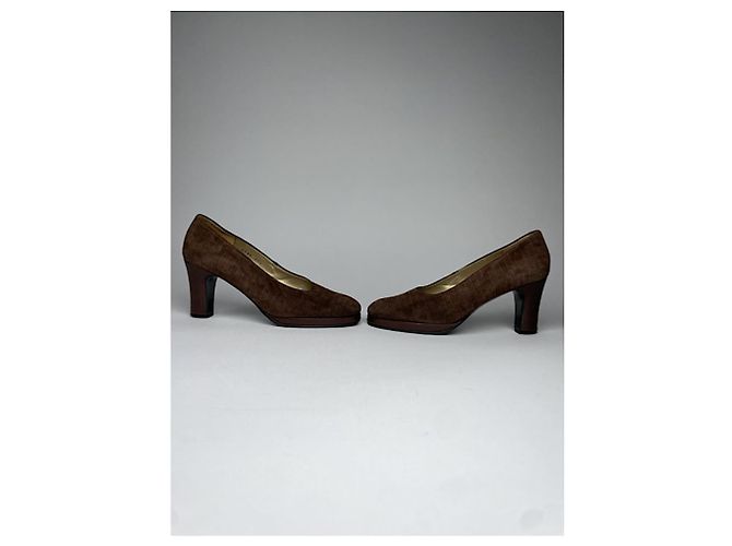 Tacco in pelle marrone Yves Saint Laurent - vista 2