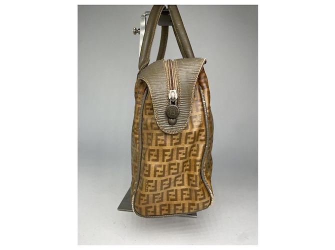 Borsa Fendi Baguette in pelle verniciata marrone - vista 4