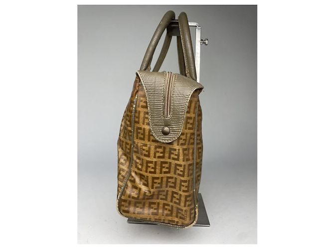 Borsa Fendi Baguette in pelle verniciata marrone - vista 5