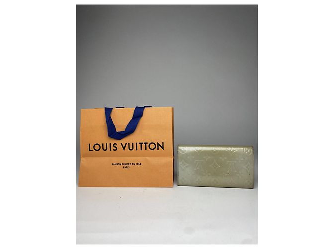 Portafoglio in pelle verde NewWave di Louis Vuitton - vista 2