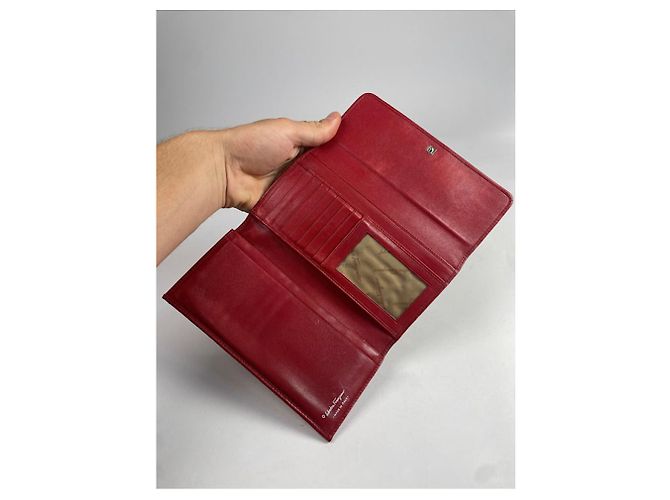 Rote Lederbörse von Salvatore Ferragamo - Ansicht 4