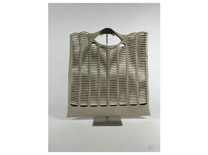 Borsa a mano in cotone beige Issey Miyake - vista 3