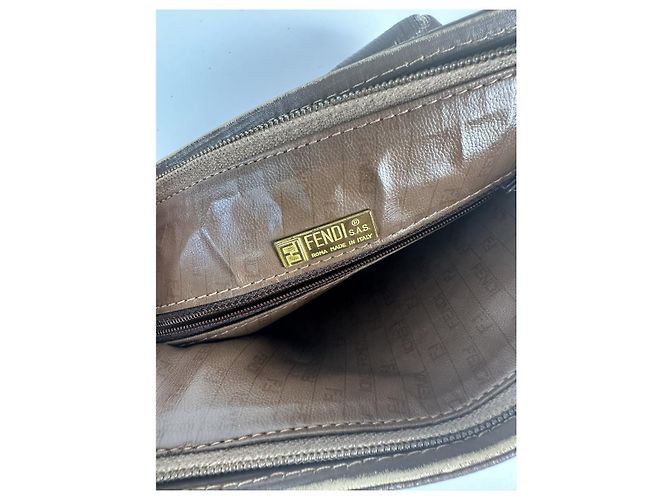 Borsa Fendi Baguette in pelle verniciata marrone - vista 5