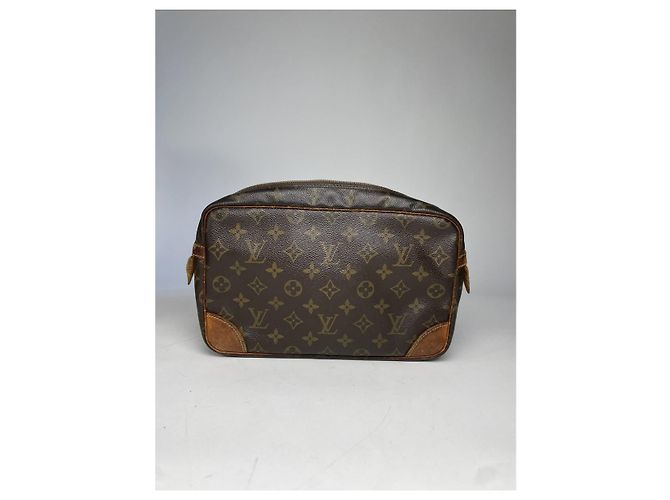 Clutch in pelle marrone Chantilly Louis Vuitton - vista 5