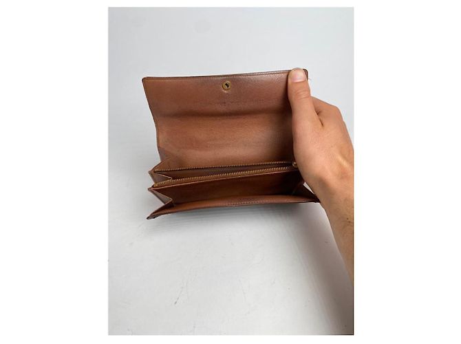 Cartera de cuero marrón Louis Vuitton Flore Castaño - vista 4
