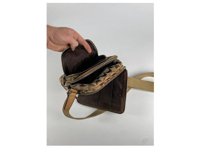 Borsa a mano in cotone beige Sufflette Signature di Coach - vista 3