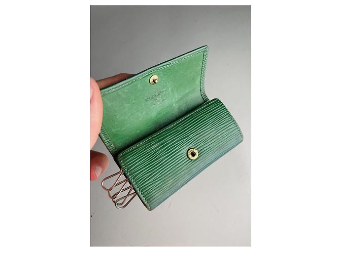 Borsa in pelle verde Lockme di Louis Vuitton - vista 5