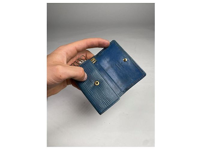 Borsa in pelle blu Lockme di Louis Vuitton - vista 4