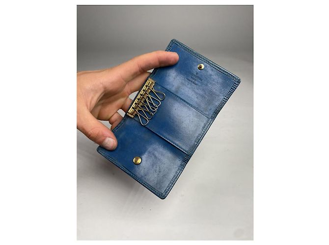 Borsa in pelle blu Lockme di Louis Vuitton - vista 5