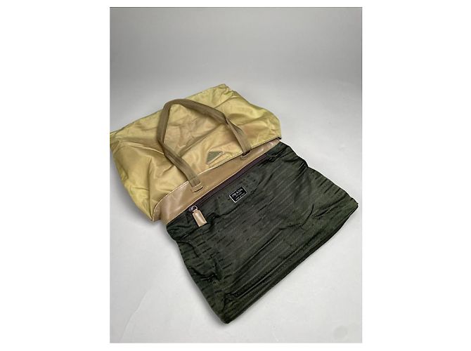 Borsa a mano in poliestere gialla Prada Re-Edition 2005 con zip Giallo - vista 2