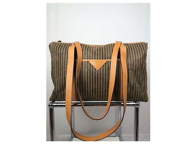 Fendi Baguette braune Lederhandtasche - Ansicht 2