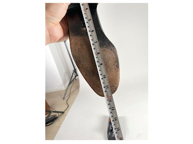 Yves Saint Laurent Schwarzes Leder Schnürschuh - Ansicht 2
