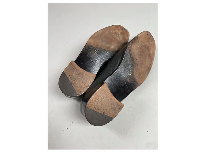 Yves Saint Laurent Schwarzes Leder Schnürschuh - Ansicht 4