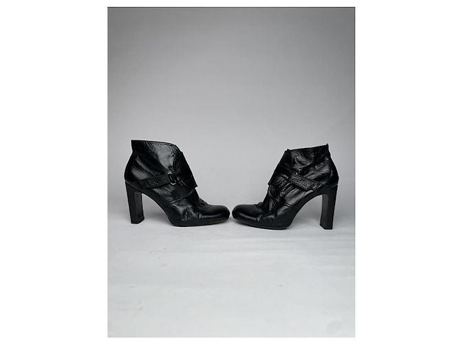 Jil Sander schwarze Lackleder Stiefeletten - Ansicht 2