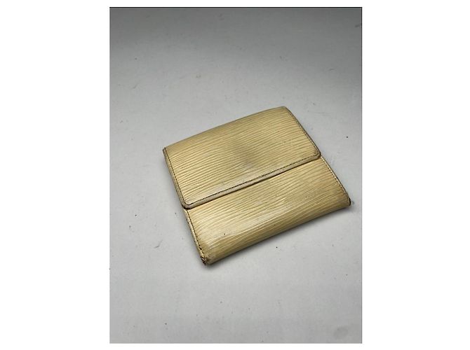 Cartera de cuero Ecru Louis Vuitton Twist Crudo - vista 3
