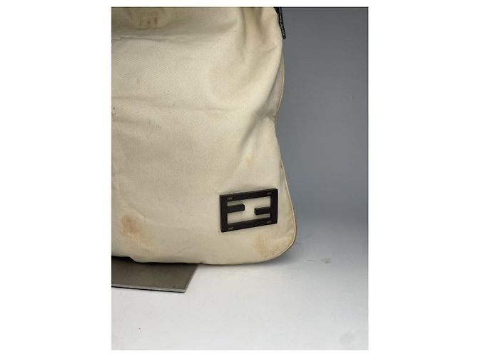 Borsa a mano Fendi Baguette in cotone beige - vista 4