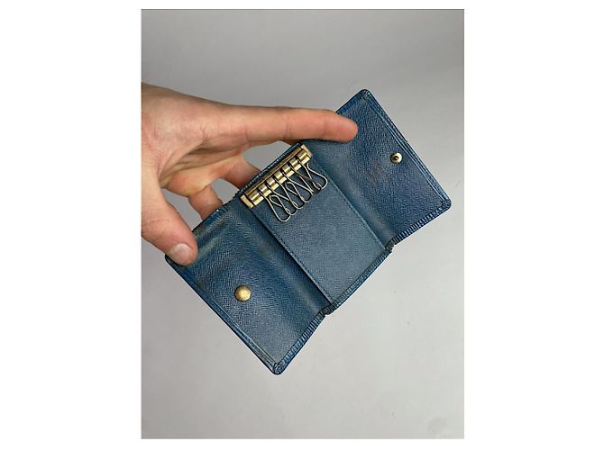 Borsa in pelle blu Lockme di Louis Vuitton - vista 4