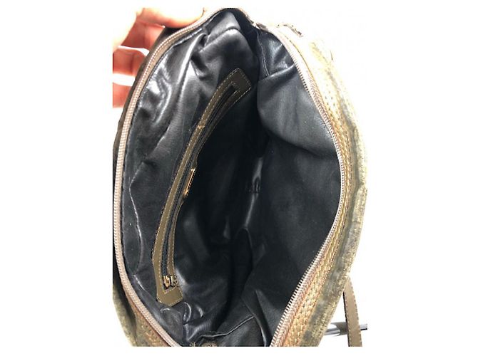 Borsa a tracolla in pelle verde Fendi Baguette - vista 5