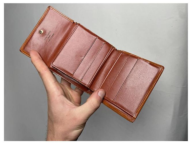 Louis Vuitton Capucines braune Lederbörse - Ansicht 5
