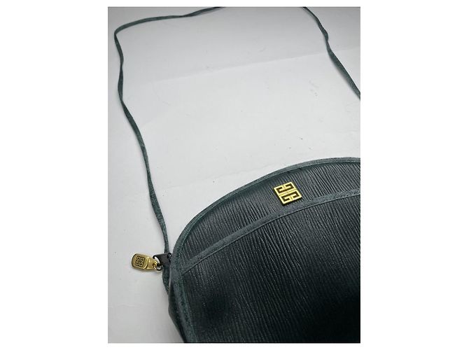 Borsa a mano mini Pocket in pelle verde di Givenchy - vista 5