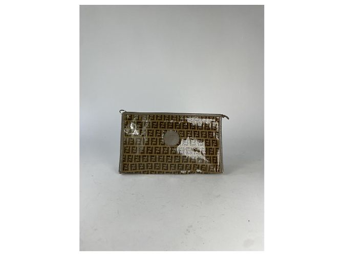 Fendi Baguette Clutch aus braunem Lackleder - Ansicht 2