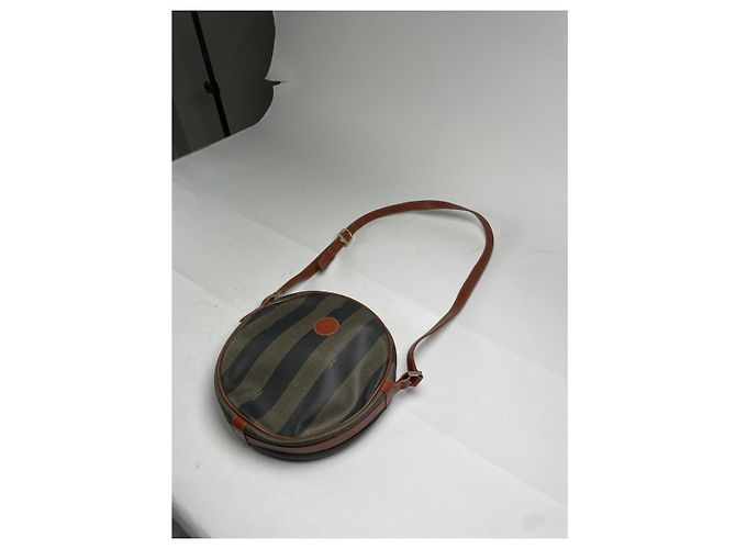 Borsa a tracolla in pelle marrone Fendi Baguette - vista 4