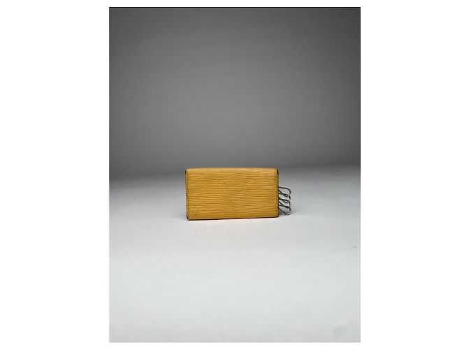 Borsa in pelle gialla Louis Vuitton Lockme Giallo - vista 2