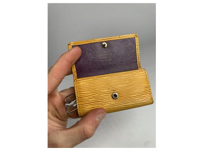 Borsa in pelle gialla Louis Vuitton Lockme Giallo - vista 3