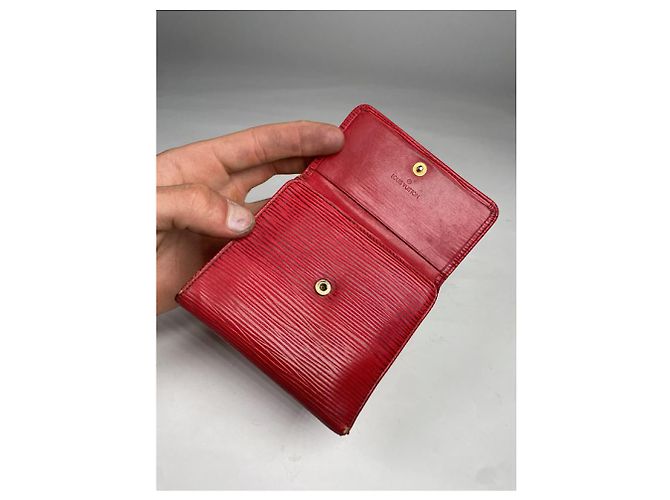 Cartera de cuero rojo Louis Vuitton Capucines Roja - vista 5