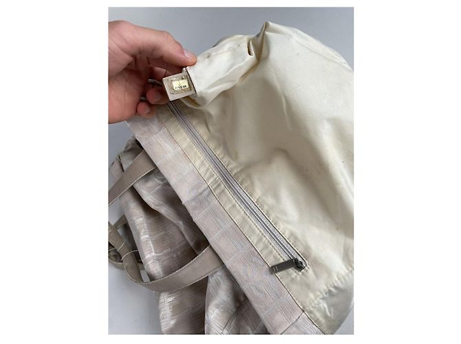 Chanel Beiger Polyester-Handtasche - Ansicht 3