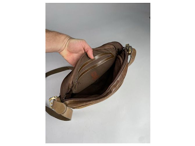 Borsa a mano in pelle beige Loewe Flamenco - vista 5
